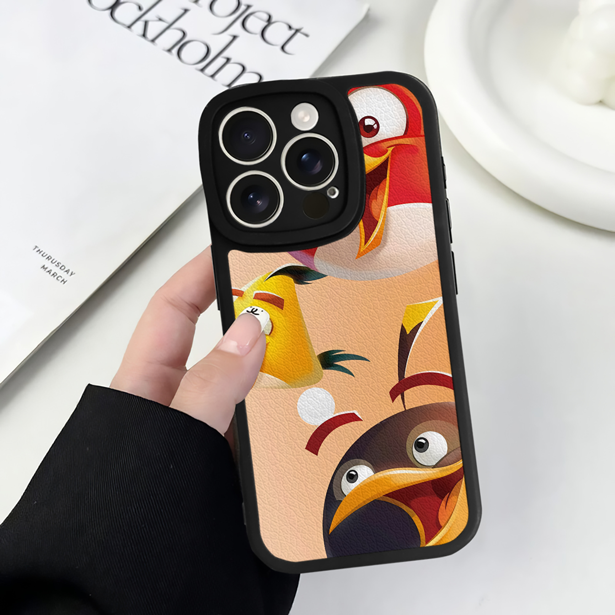（画像用） Angry Birds アングリーバード 【iPhone 16シリーズ対応】シリコンスマホケース（レザー調） 材質：シリコン